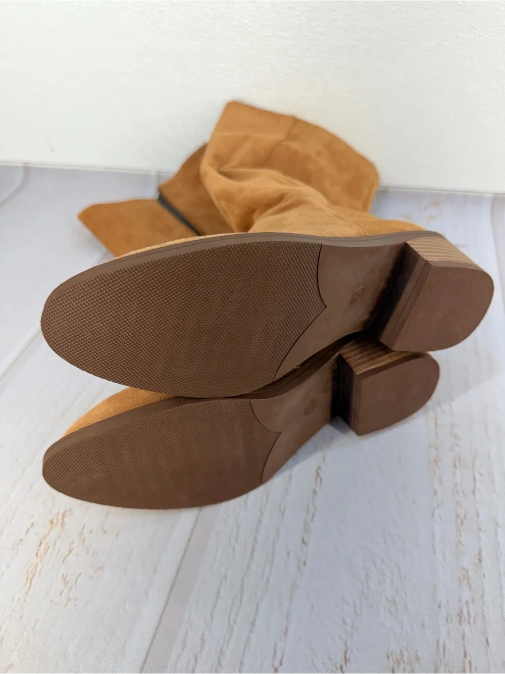 Women’s Tan Faux Suede Knee High Boots Block Heel Size 38 NWOT
